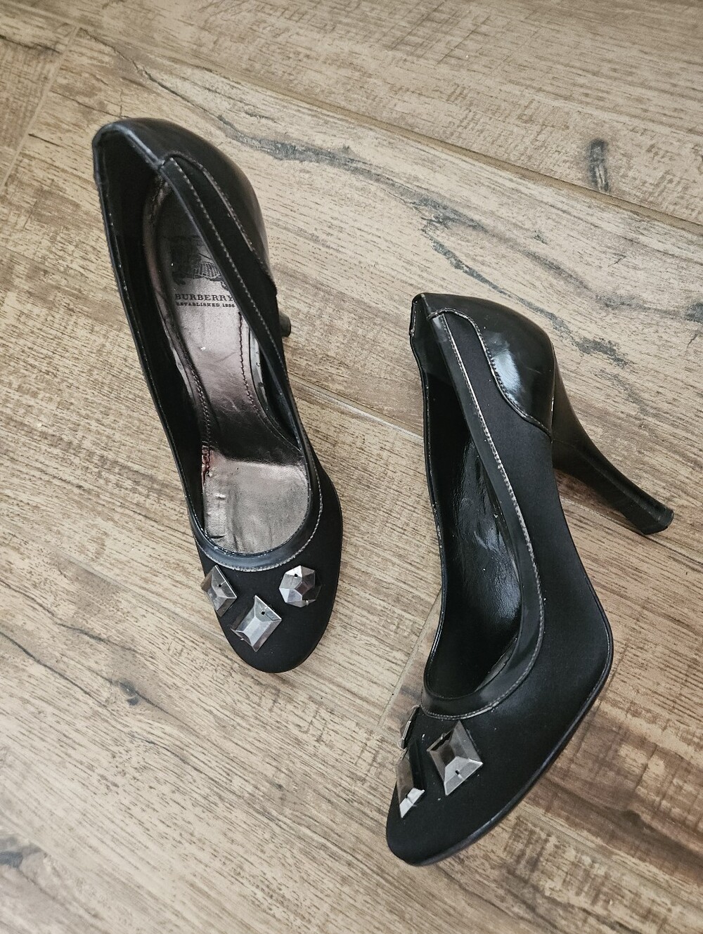 Burberry jewel detail black suede pumps, 38